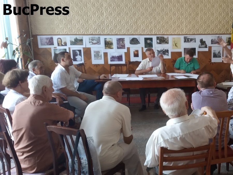 PREȘEDINTELE UCRAINEI, SOMAT SĂ ANULEZE ARTICOLUL 7 DIN LEGEA EDUCAȚIEI