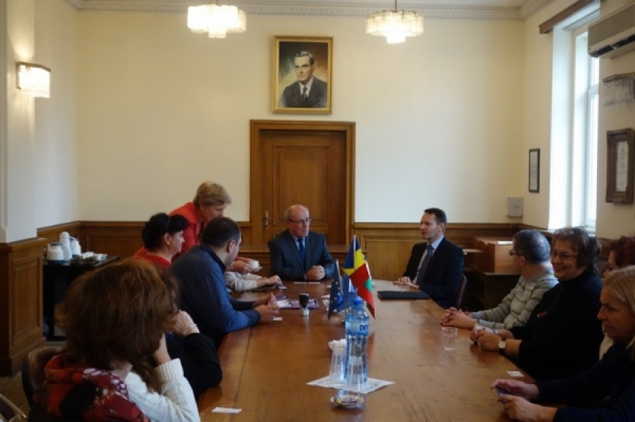 Acord trilateral în beneficiul elevilor liceului românesc din Sofia