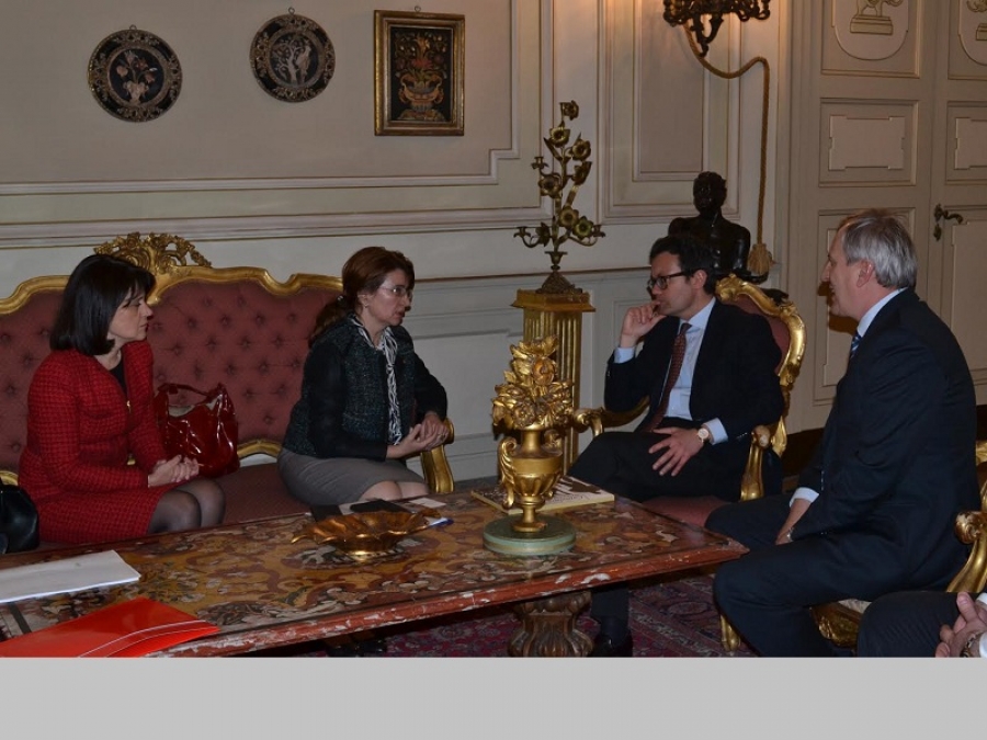 PRIMELE DISCUȚII CU AUTORITĂȚILE DIN CATANIA - ITALIA