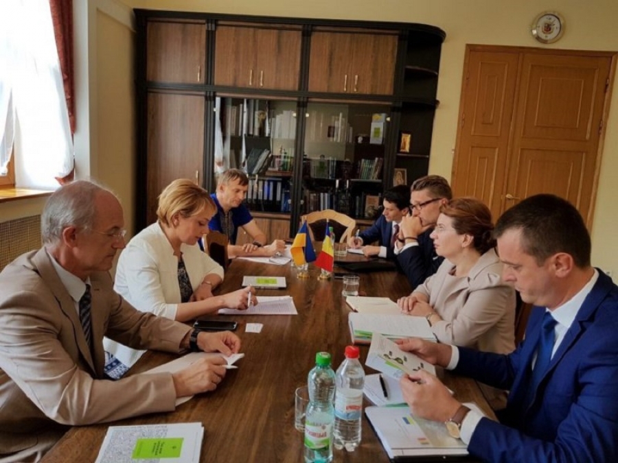 MINISTRUL ANDREEA PĂST&Icirc;RNAC &Icirc;N VIZITA LA KIEV ȘI CERNĂUȚI