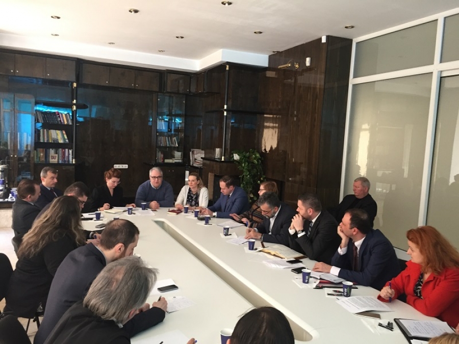 PRIMUL COMITET INTERMINISTERIAL PENTRU ROM&Acirc;NII DE PRETUTINDENI PE 2107