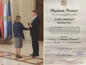 ŞCOALA ROM&Acirc;NEASCĂ DIN CIPRU, DECORATĂ DE PREŞEDINTELE ROM&Acirc;NIEI